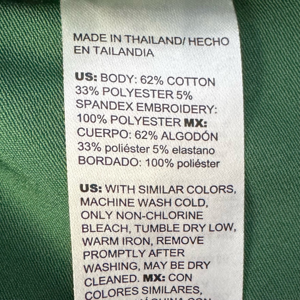 Chico’s Blouse Womens Button Up No Iron Stretch Juniper Green Size 6 Chico’s 0.5 - Picture 6 of 6